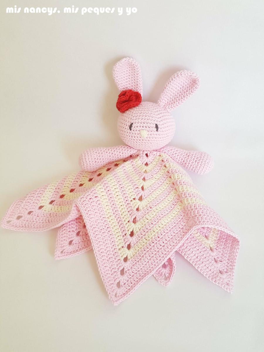 mis nancys, mis peques y yo, manta de apego con conejita amigurumi, mantita de apego para bebe
