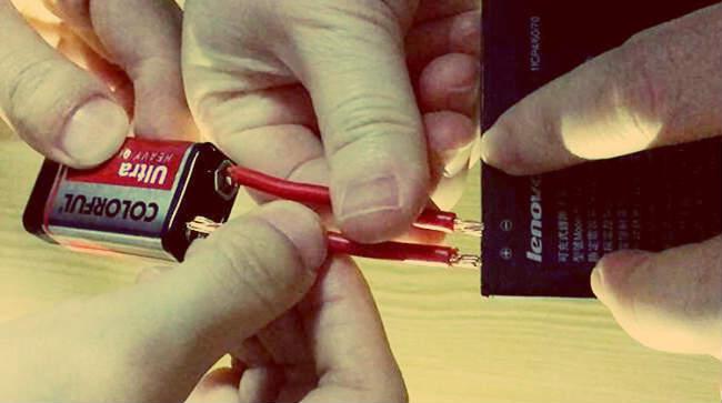 como revivir una batería de telefono o tablet averiada gastada usada o estropeada Android o iPhone