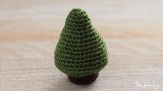 Árbol de ganchillo o crochet tipo amigurimi