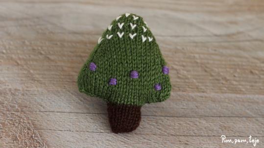 Árbol de navidad tejido a dos agujas