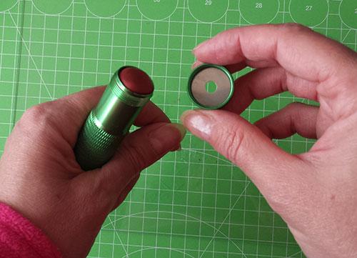 Extrusor para botones