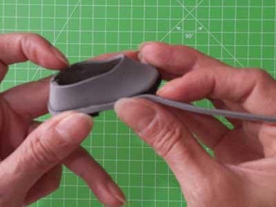 Luego tapamos la unión con una cinta de goma eva.