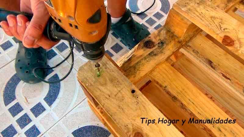 Cómo hacer un sofá fácil con palets