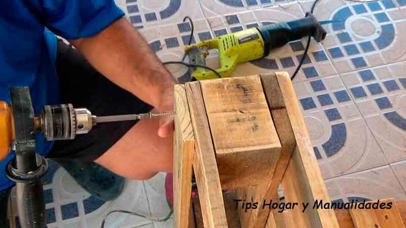 Cómo hacer un sofá fácil con palets