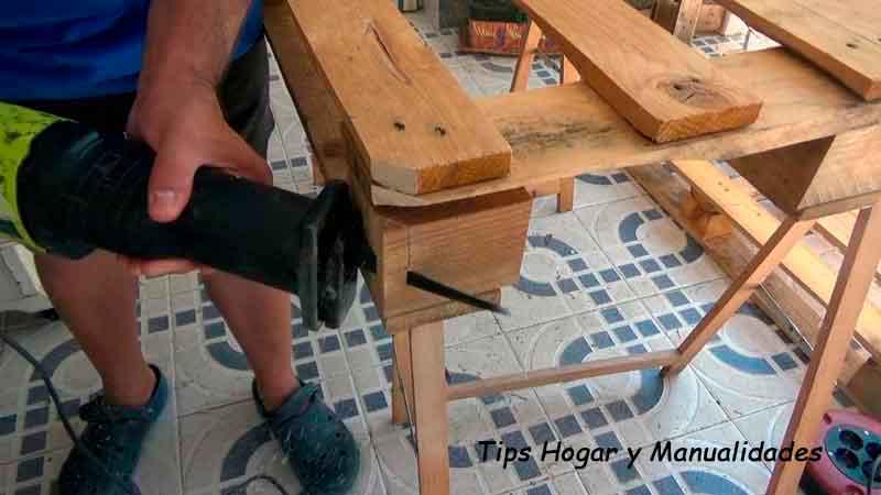 Cómo hacer un sofá fácil con palets