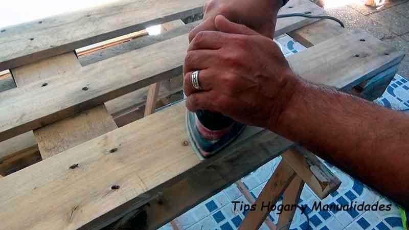 Cómo hacer un sofá fácil con palets