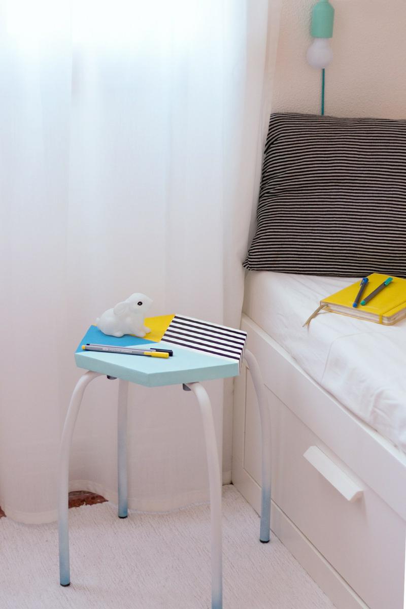 Taburete renovado, visto en "I am a Mess Blog"