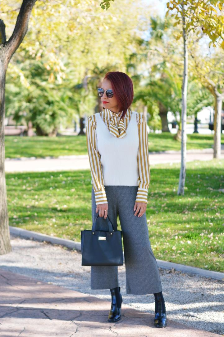 Look con blusa de rayas zaful