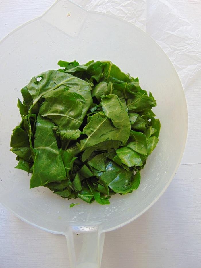 tallarines de calabaza con acelgas y ricotta