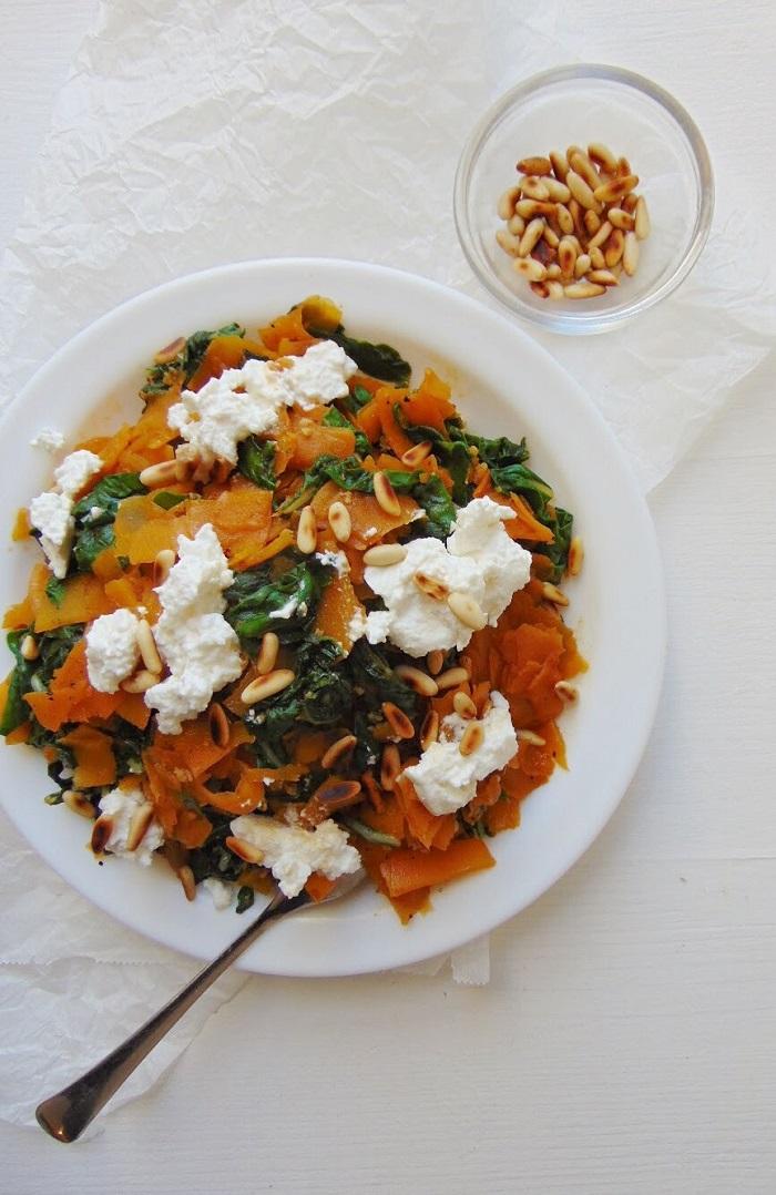 tallarines de calabaza con acelgas y ricotta receta facil