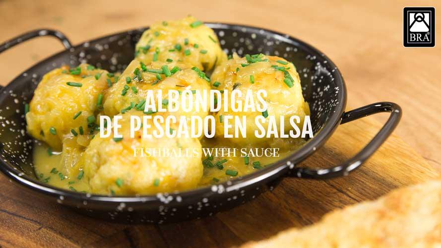 albóndigas de pescado en salsa
