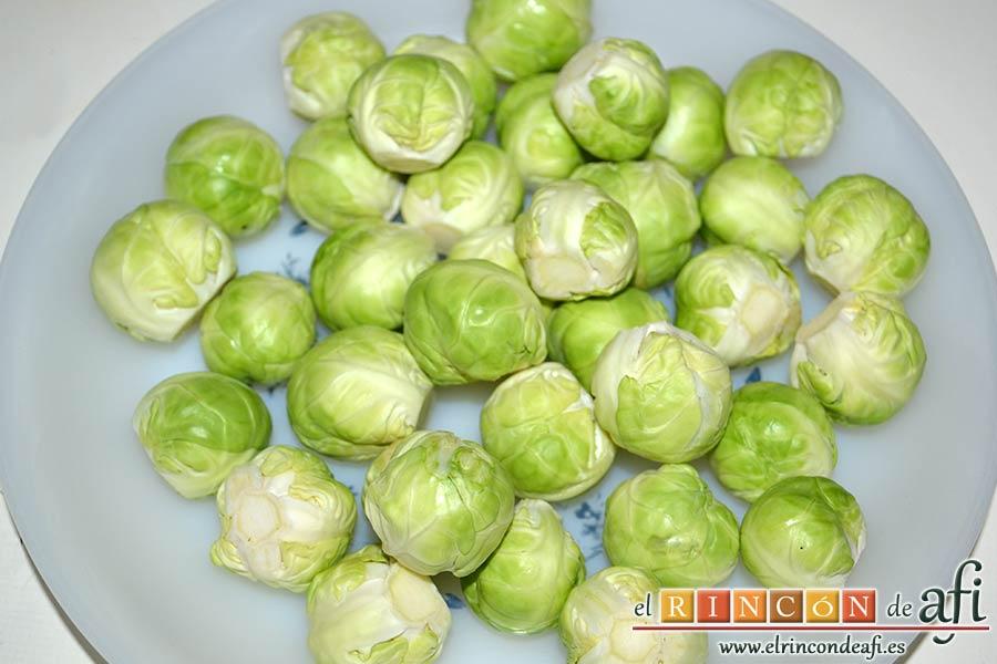 Coles de Bruselas gratinadas, limpiar bien las coles de Bruselas