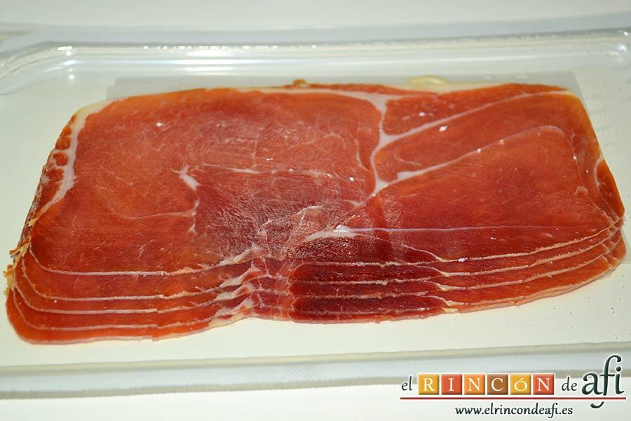 Coles de Bruselas gratinadas, preparar el jamón serrano