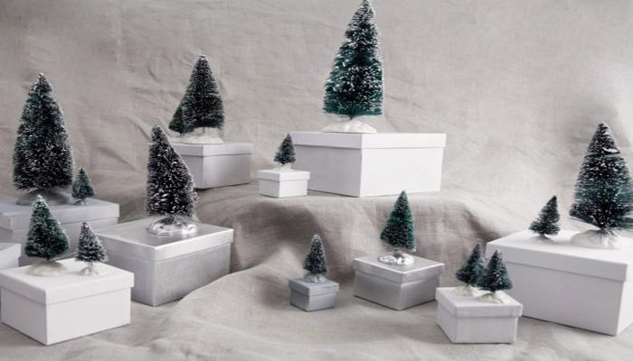 calendarios-de-adviento-hecho-con-cajas-y-abetos-de-plastico