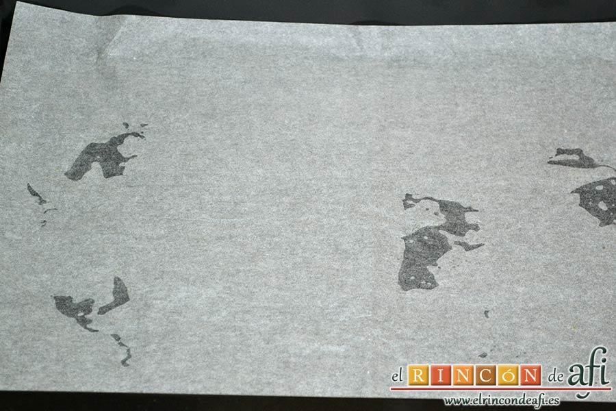 Bizcocho genovés, forrar una bandeja de horno con papel de hornear