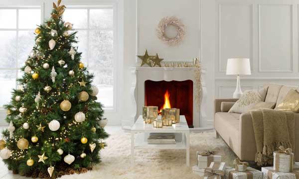 Decorar el árbol de Navidad