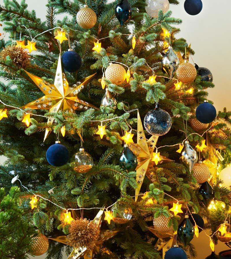 Decorar el árbol de Navidad