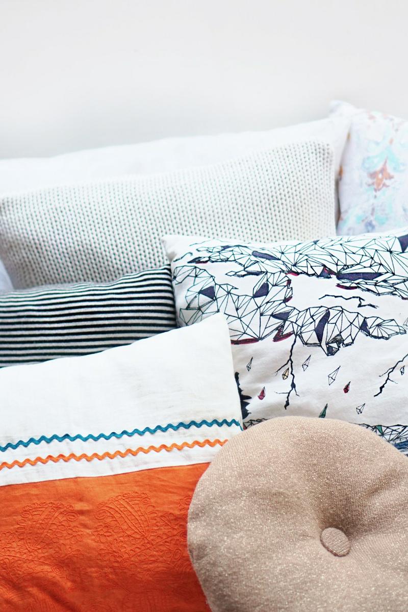 cojines DIY, visto en "I am a Mess Blog"