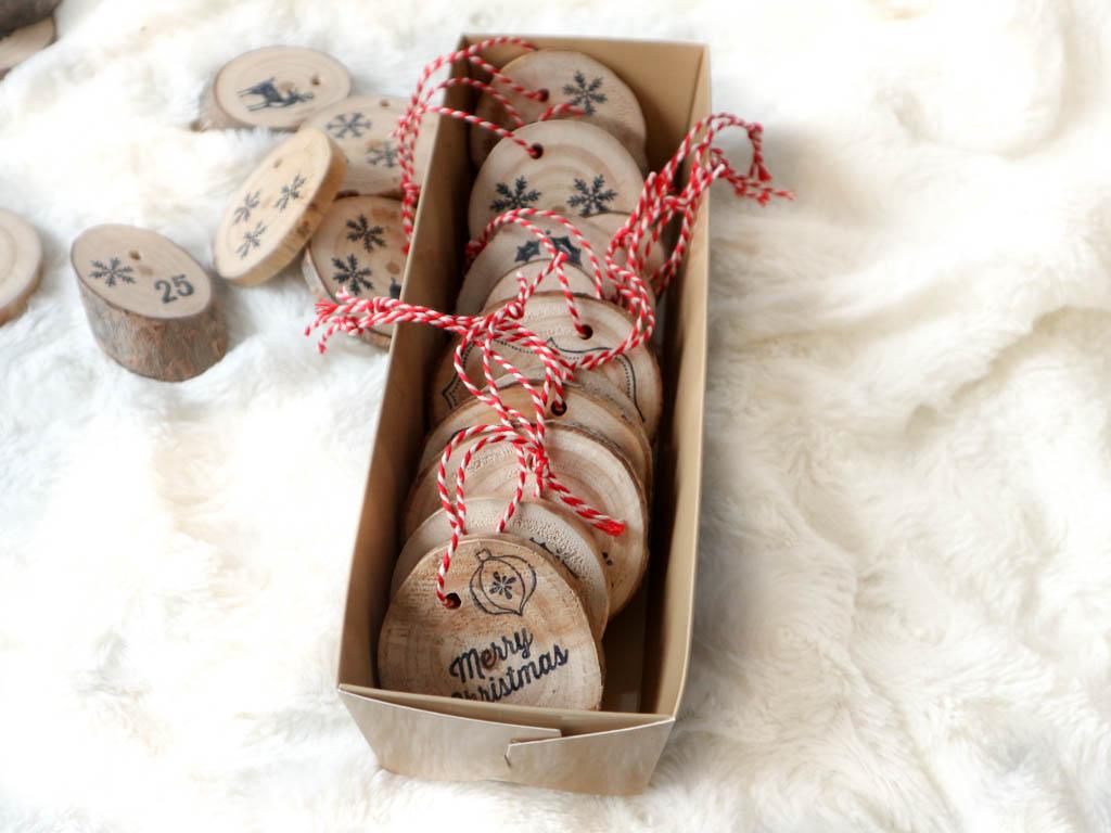 adornos de navidad en caja