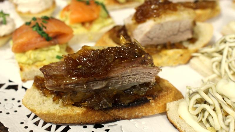 Canapes variados frios y calientes