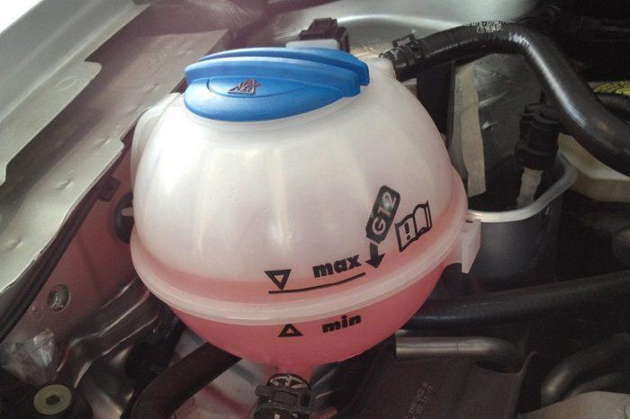 Que es Mejor Agua o Liquido Anticongelante (6)