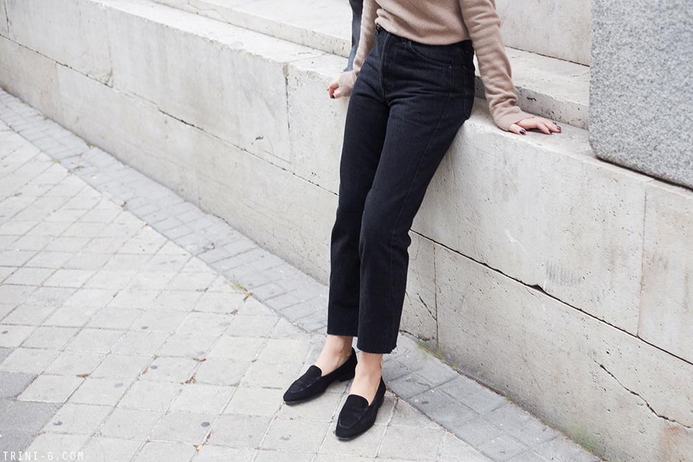 Trini | Levis jeans The Row loafers