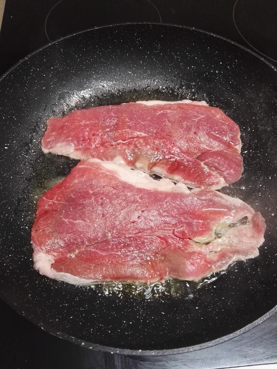 Friendo un filete de cadera de ternera