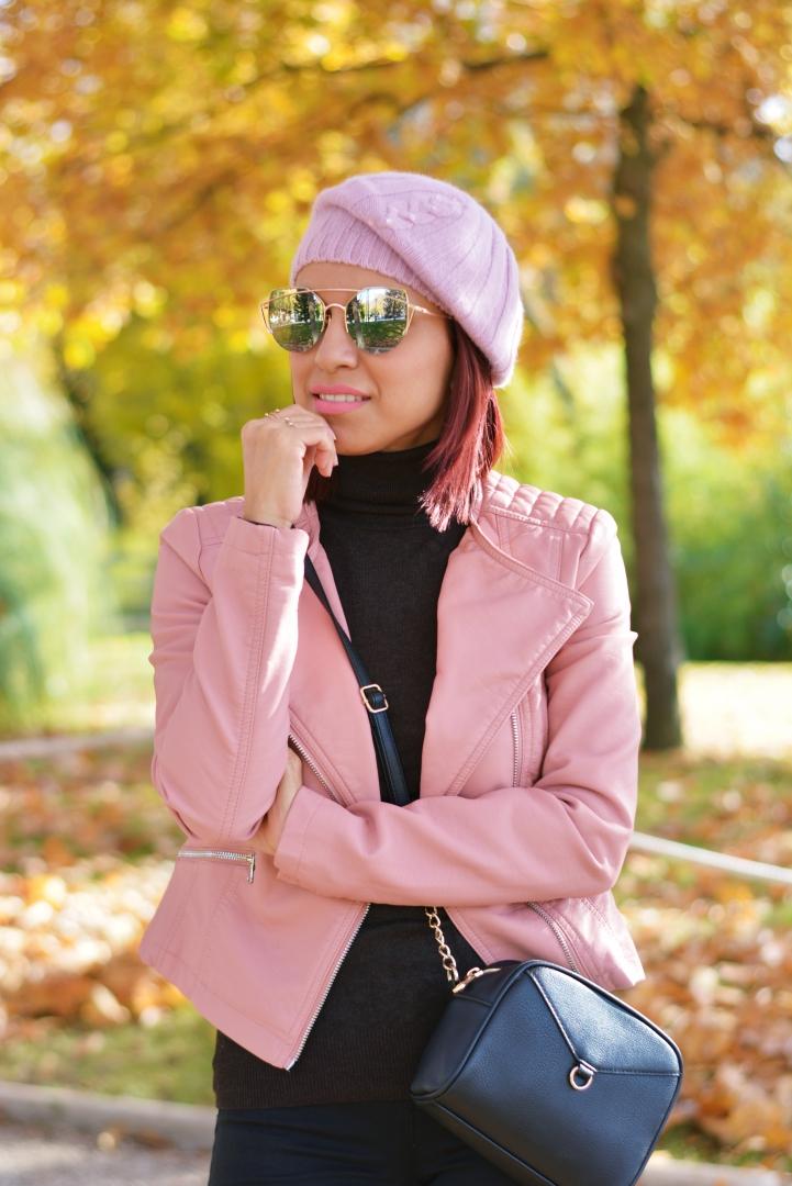 Look de otoño con rosa cuarzo