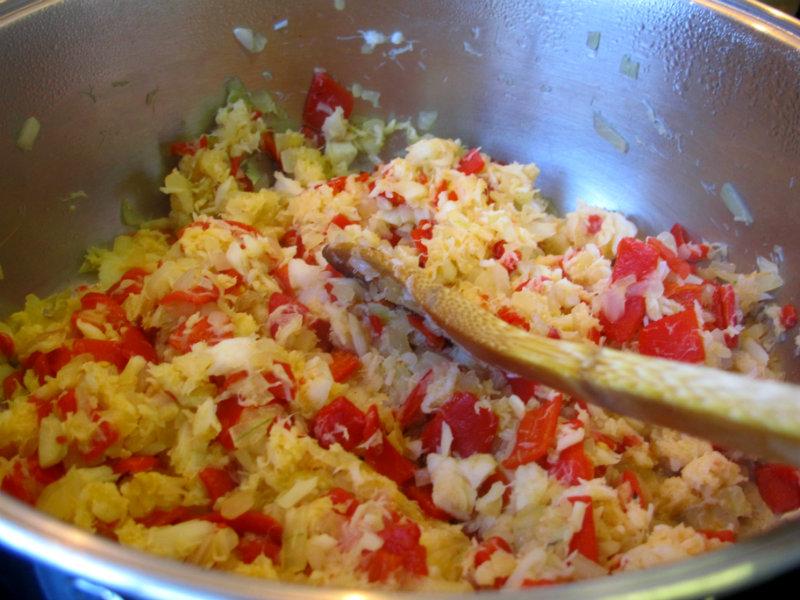 relleno de bacalao, cebolla y piquillos