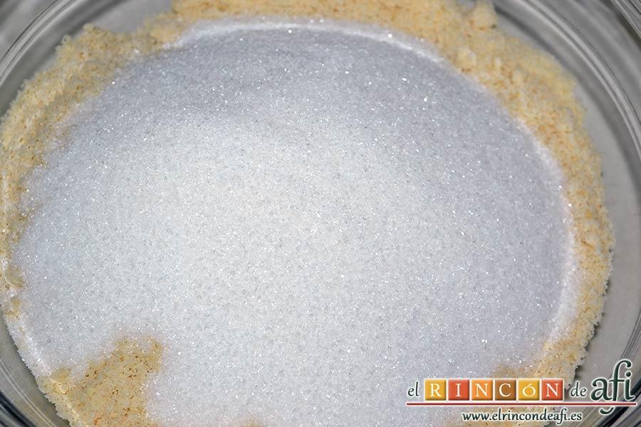 Pastitas de almendra, poner en un bol en un bol la almendra molida con el azúcar