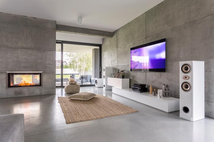 Descubre los mejores sistemas de domótica para la sala de estar y el comedor de tu casa - Blog Prosegur.
