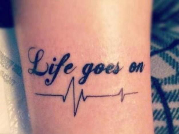 Tatuajes, Tatuadores y amantes de los tatuajes Tatuajes de la línea de la vida Símbolos 