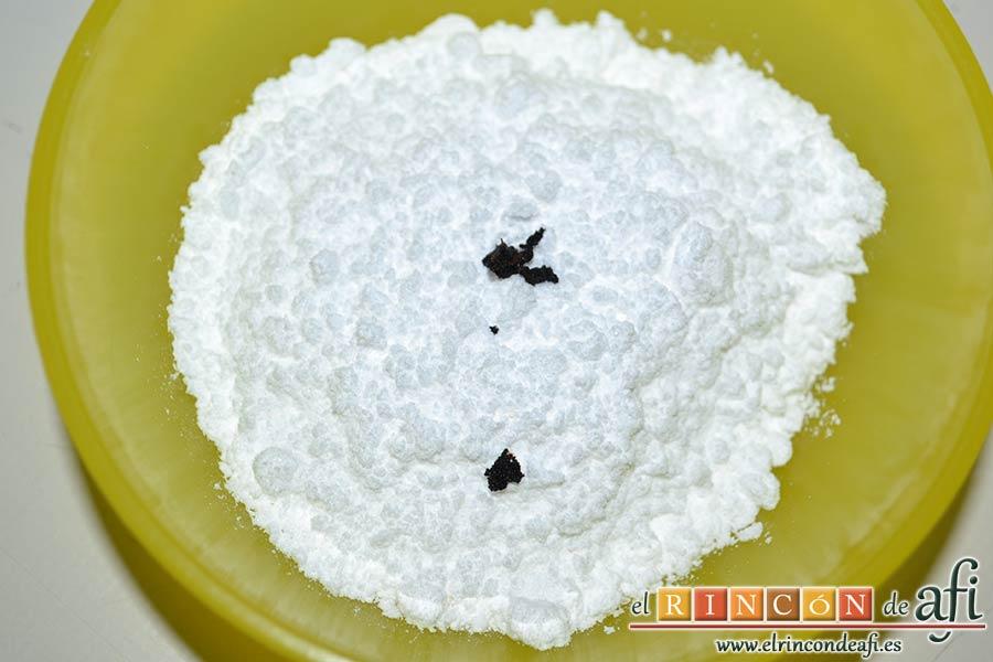 Minitartitas de fresa de Lorraine Pascale, hacer el relleno poniendo en un bol azúcar glass y la otra mitad de la vaina de vainilla