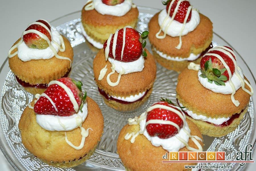 Minitartitas de fresa de Lorraine Pascale, sugerencia de presentación