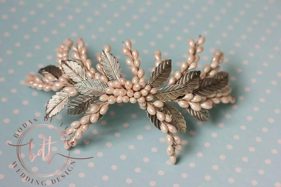 tocado de novia artesanal