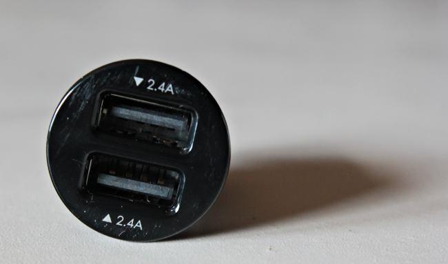 USB para mechero - dos salidas USB