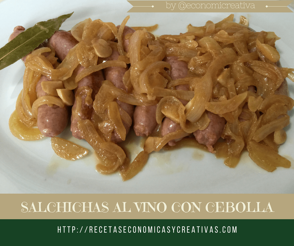 Salchichas al vino con cebolla