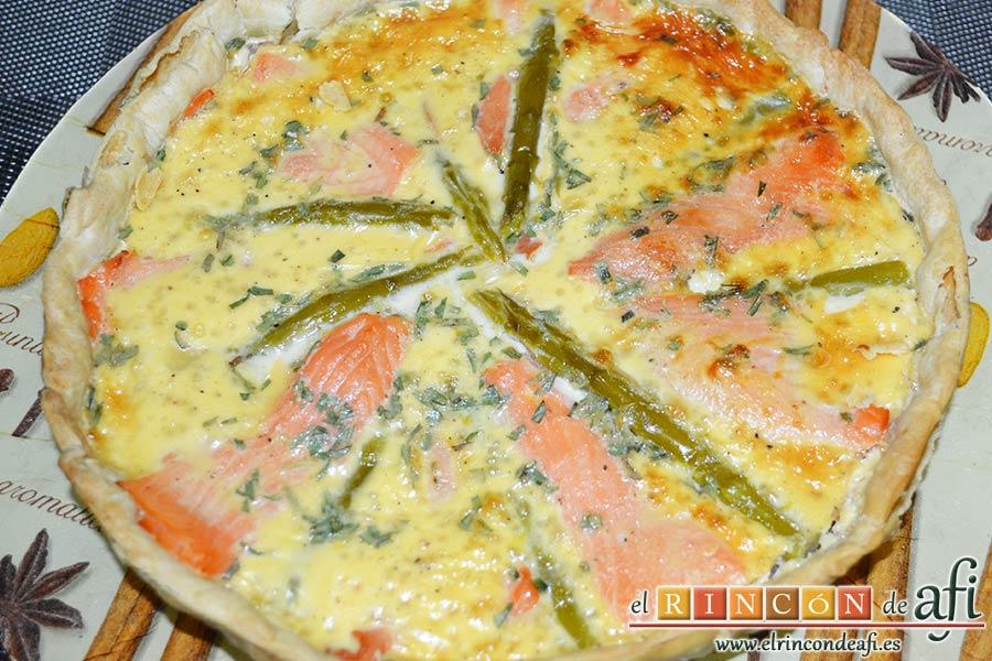 Tarta de salmón marinado y espárragos trigueros, dejar enfriar