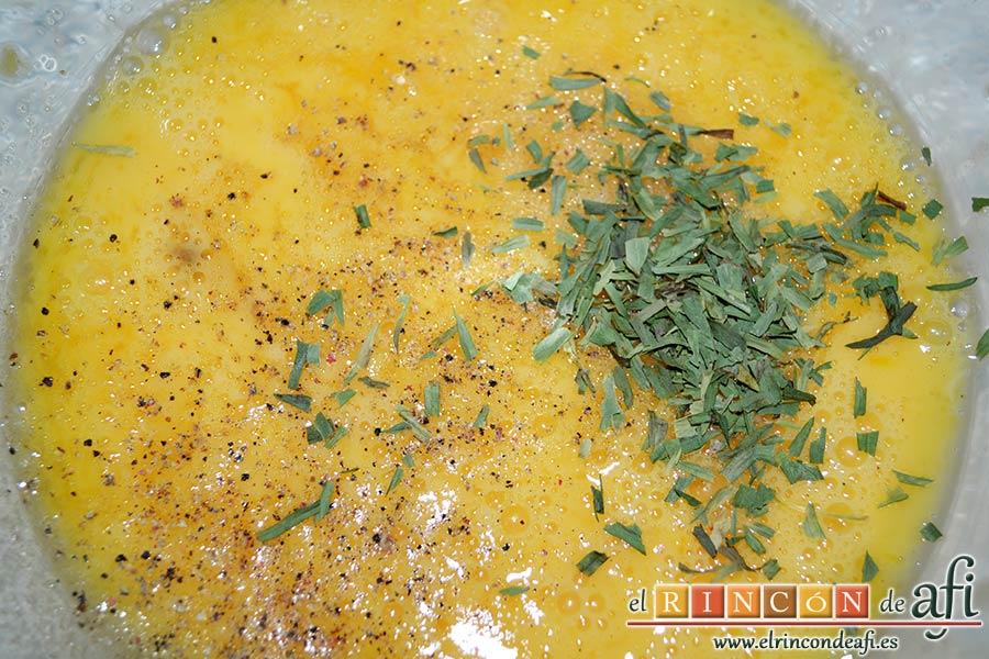 Tarta de salmón marinado y espárragos trigueros, salpimentar y añadir hojas de estragón picaditas