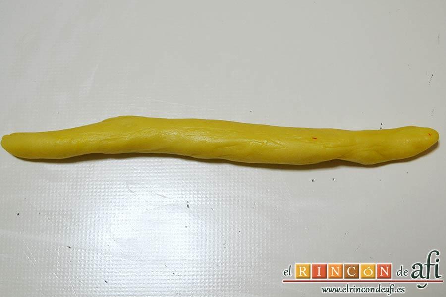 Bollos de Santa Lucía, formar un churrito con cada porción