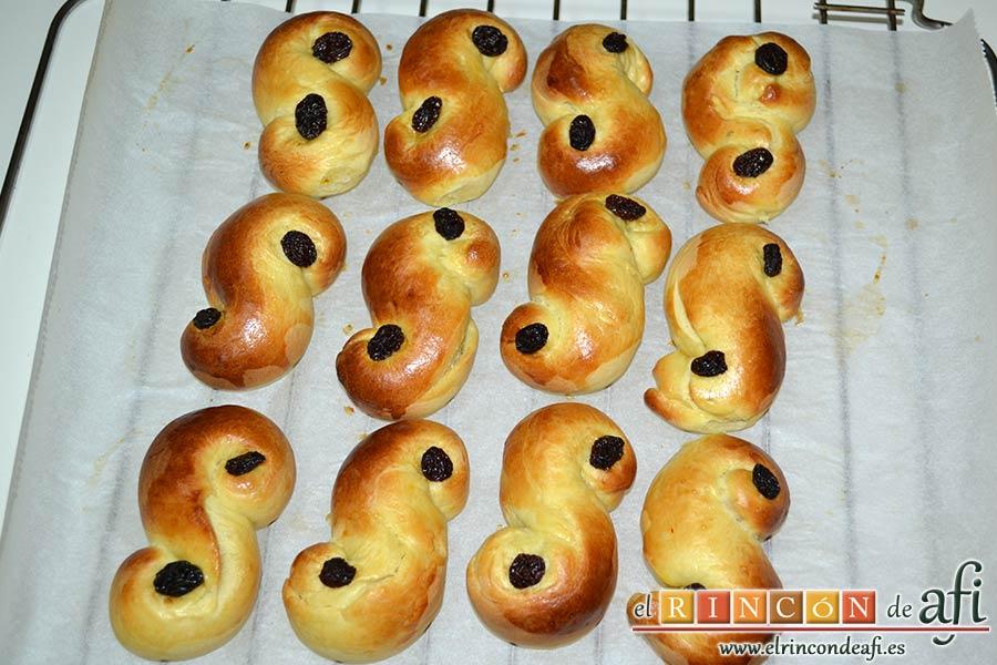 Bollos de Santa Lucía, dejar enfriar