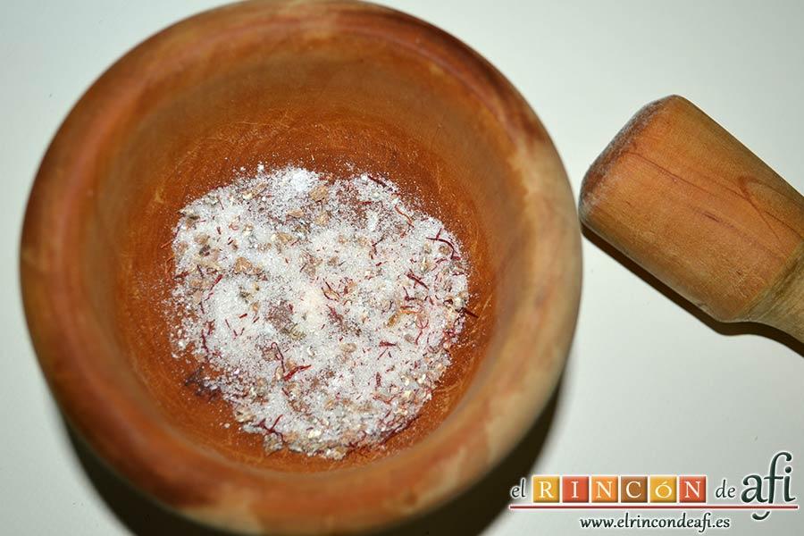 Bollos de Santa Lucía, machacar