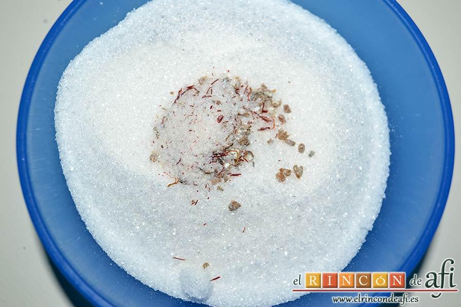 Bollos de Santa Lucía, mezclamos las semillas y el azafrán con el resto del azúcar