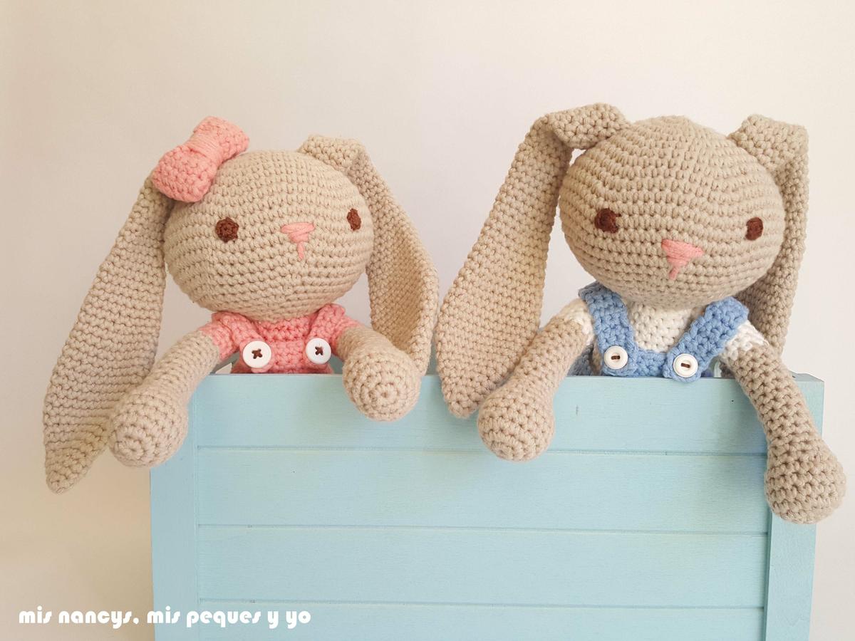 mis nancys, mis peques y yo, pareja de conejitos amigurumis, con patron de creativa atelier