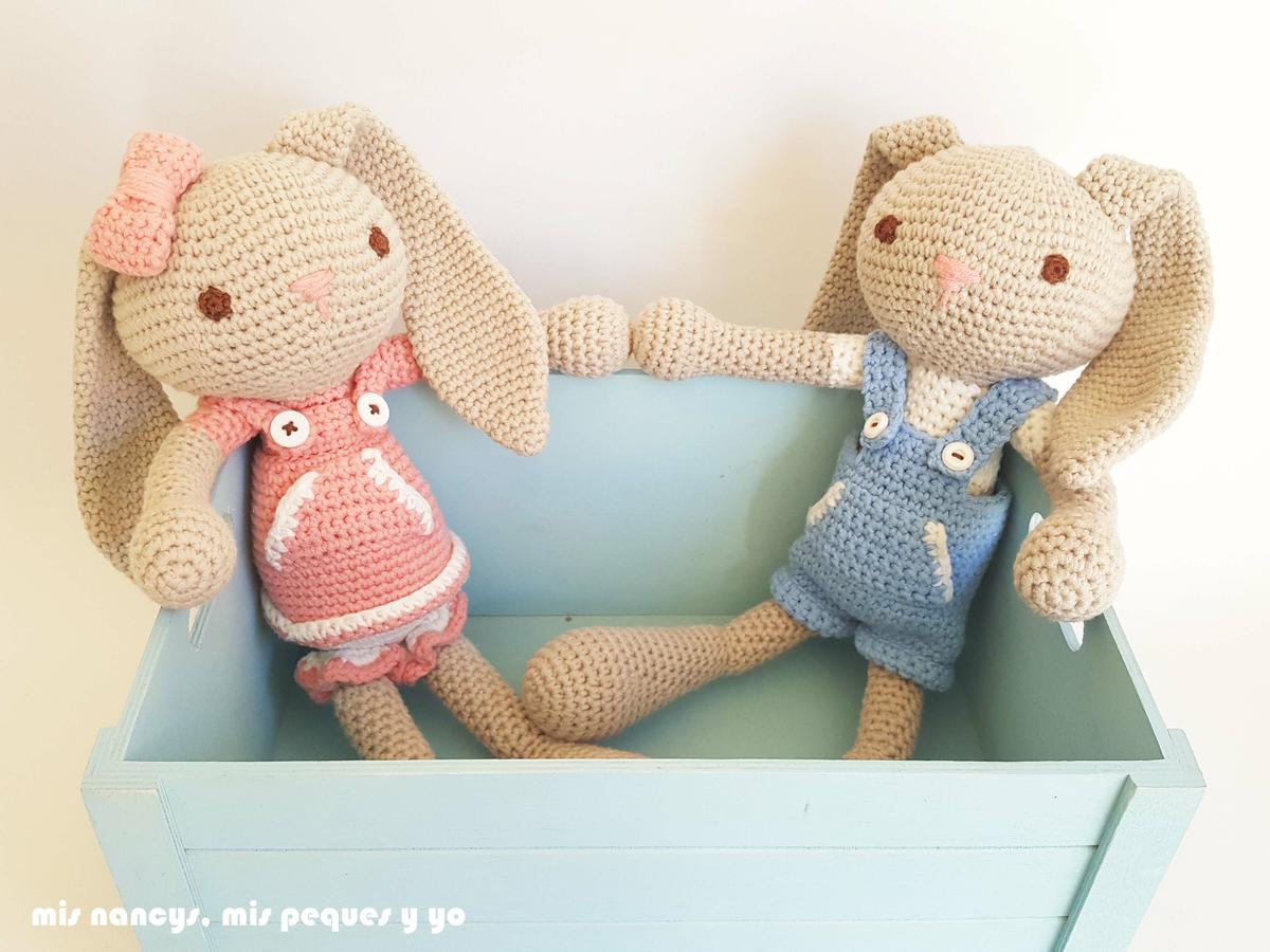 mis nancys, mis peques y yo, pareja de conejitos amigurumis, caja con conejito y conejita