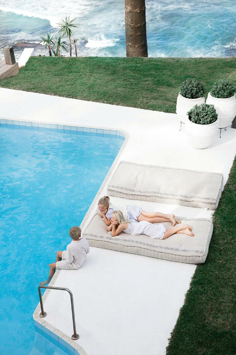 Navidad_con_sabor_mediterráneo_decoinspiración_piscina-13