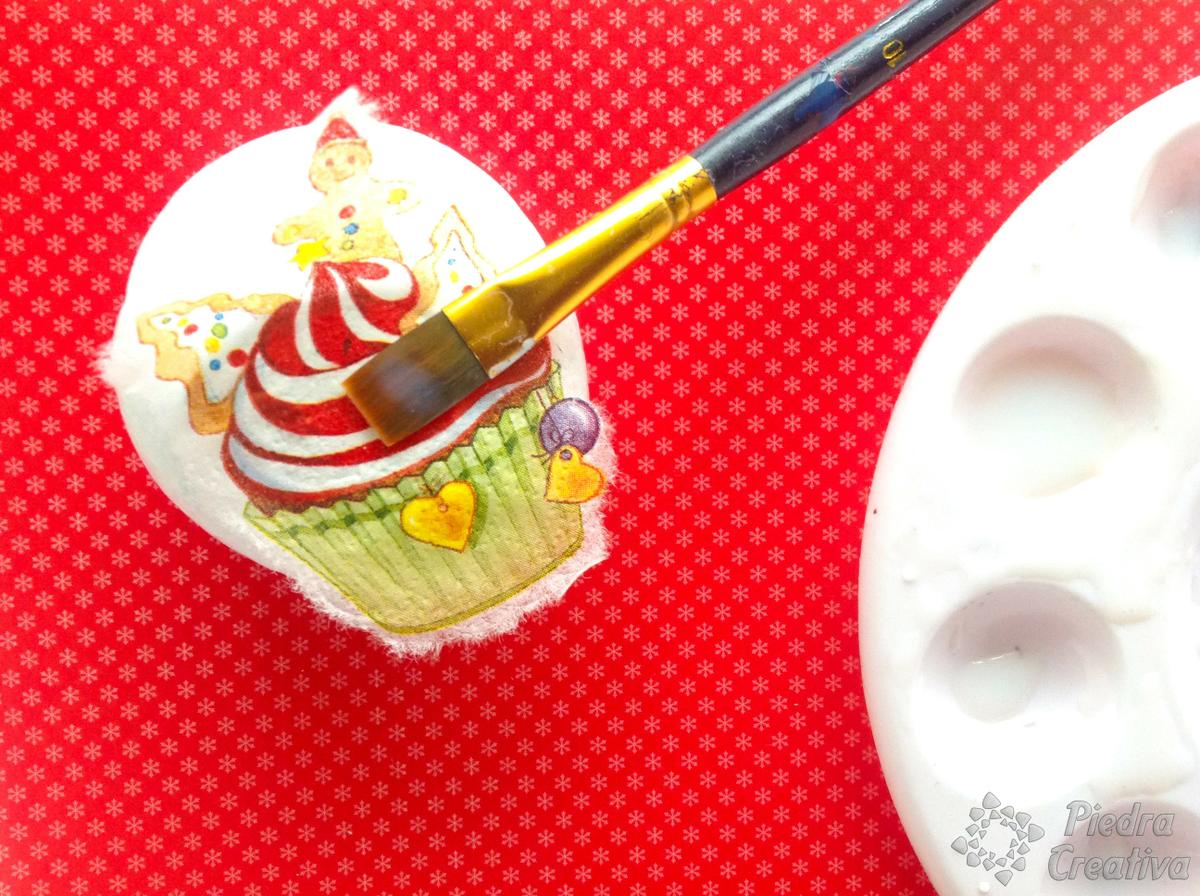 Como aplicar Decoupage en piedras