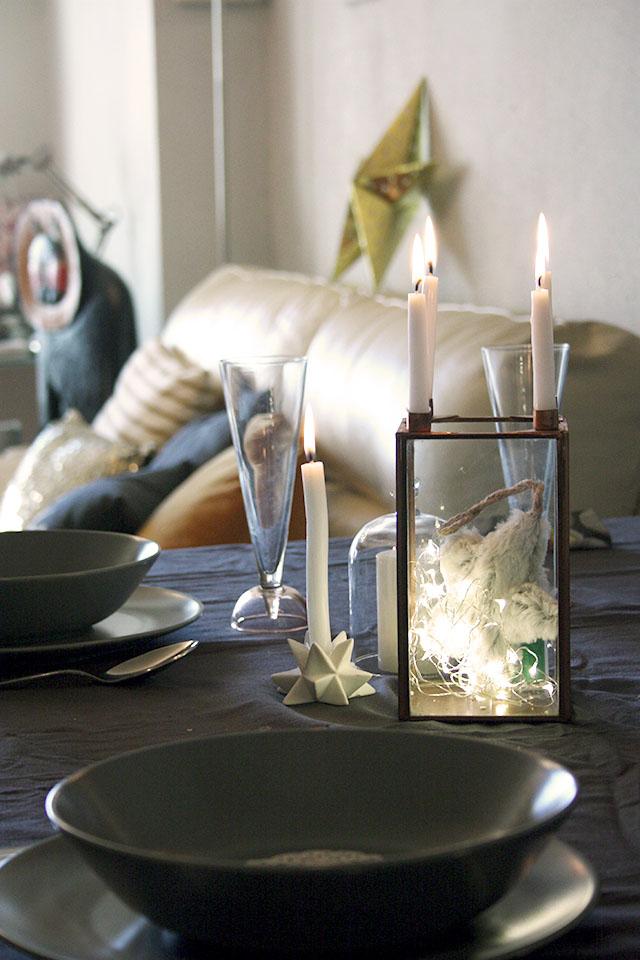 Mesa de Navidad dorada y gris