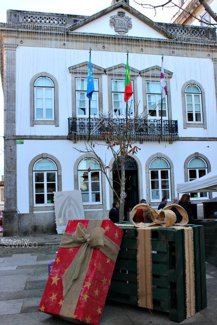 regalos envueltos con papel de regalo