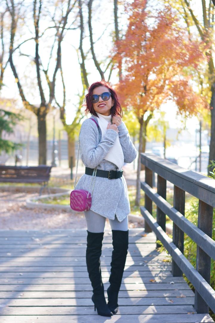 Outfit de invierno con abrigo gris
